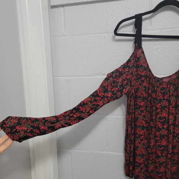 Torrid Cold Shoulder Peasant Top 3X 90s Y2K Red Floral 22/24 759 - Picture 5 of 11